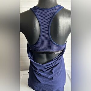 LULULEMON womens size 6 navy top